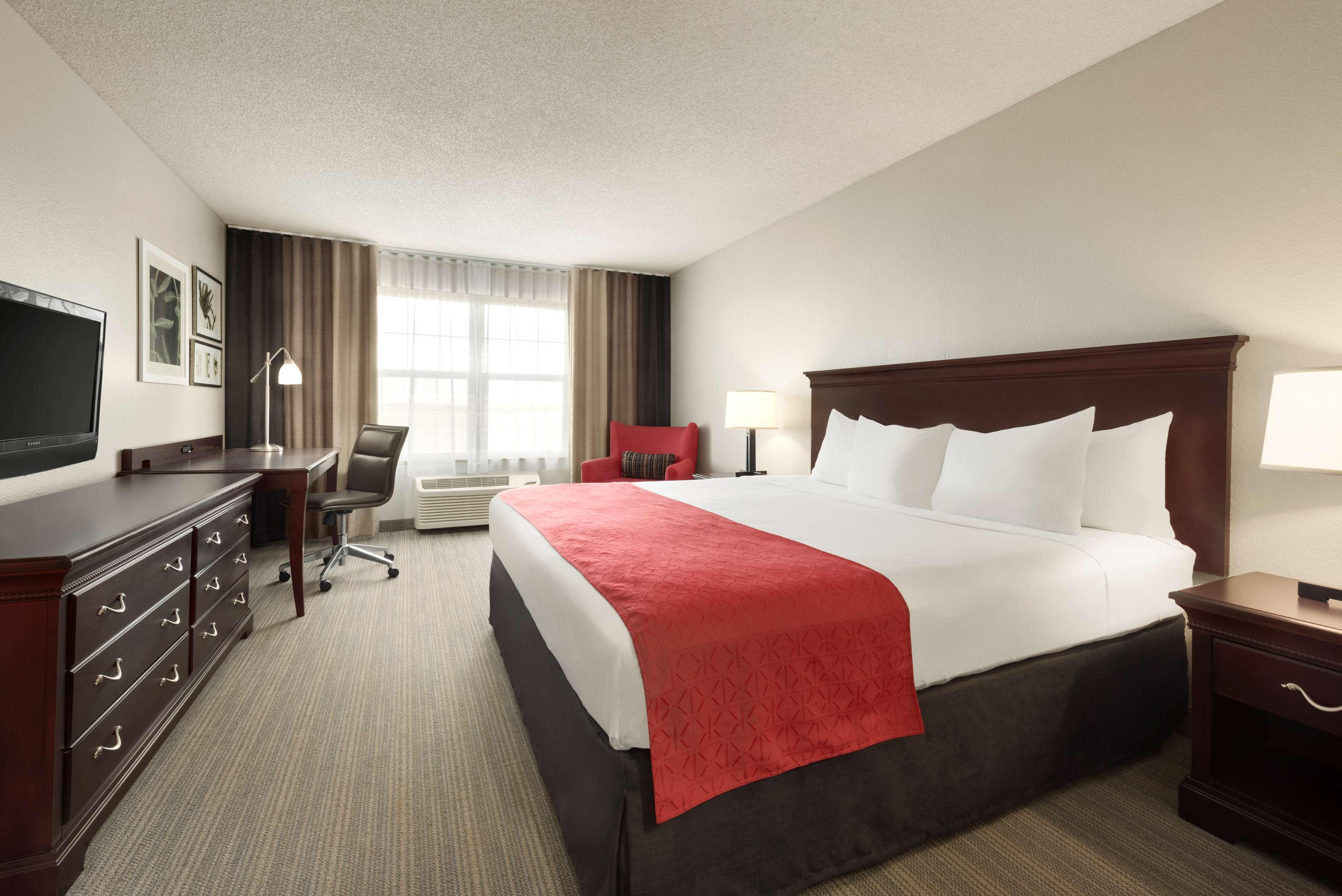 Country Inn & Suites By Radisson, Kansas City At Village West, Ks Bonner Springs Экстерьер фото