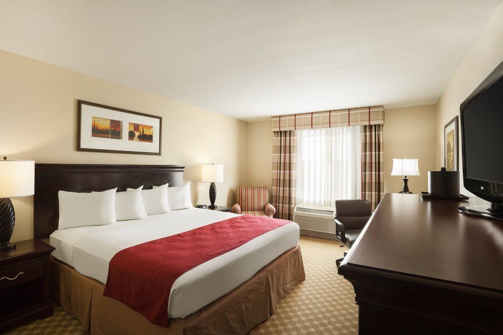 Country Inn & Suites By Radisson, Kansas City At Village West, Ks Bonner Springs Экстерьер фото