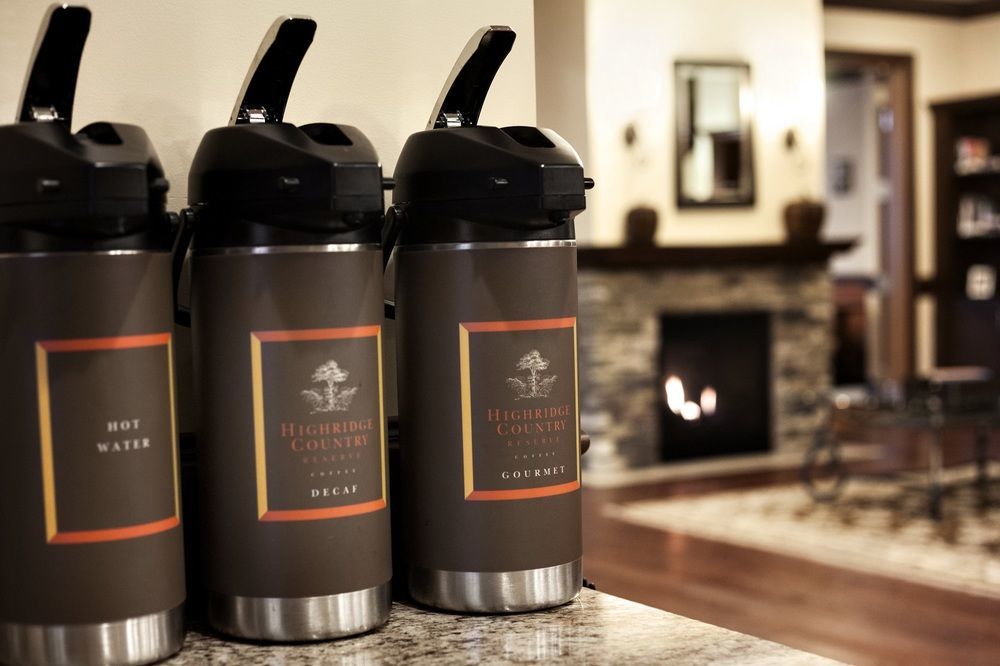 Country Inn & Suites By Radisson, Kansas City At Village West, Ks Bonner Springs Экстерьер фото